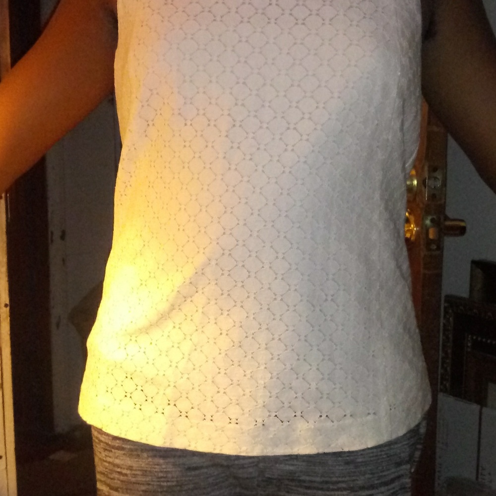 ANN TAYLOR LOFT SLEEVELESS SHIRT